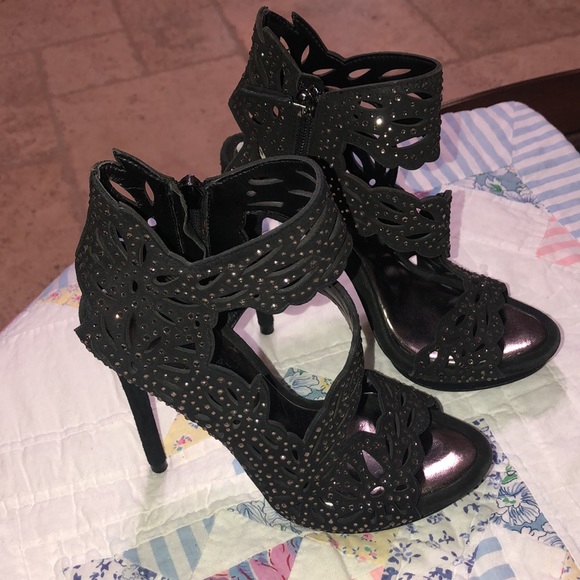 BCBGMAXAZRIA Black Rhinestone Studded Heels size 5 1/2 - Picture 3 of 10